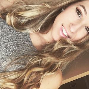 Meet your Posher, Alexis